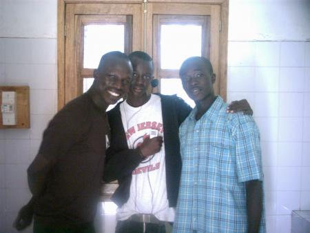 de gauche a droite laye,leuz et alvin